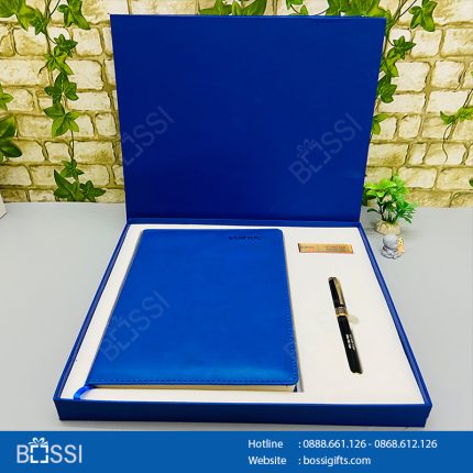 Giftset 3 sản phẩm sổ da bút ký và thẻ tên - Quà tặng Vuihoc.vn
