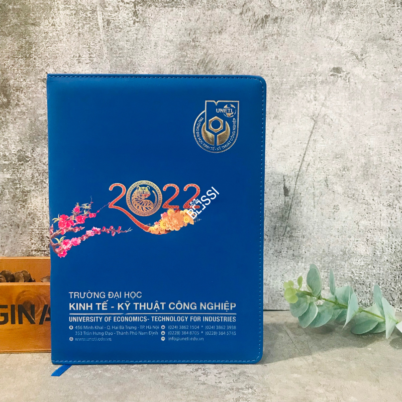 Sổ da A5 gáy lồng logo UNETI TRƯỜNG KTKT CÔNG NGHIỆP
