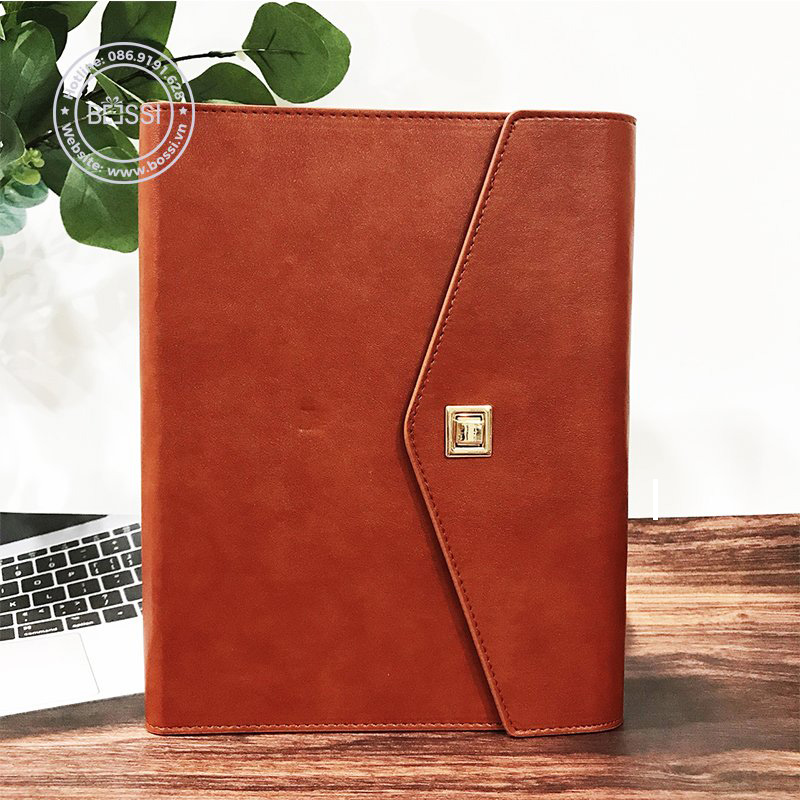 Sổ da kèm sạc dự phòng logo - Quatangbossi.com